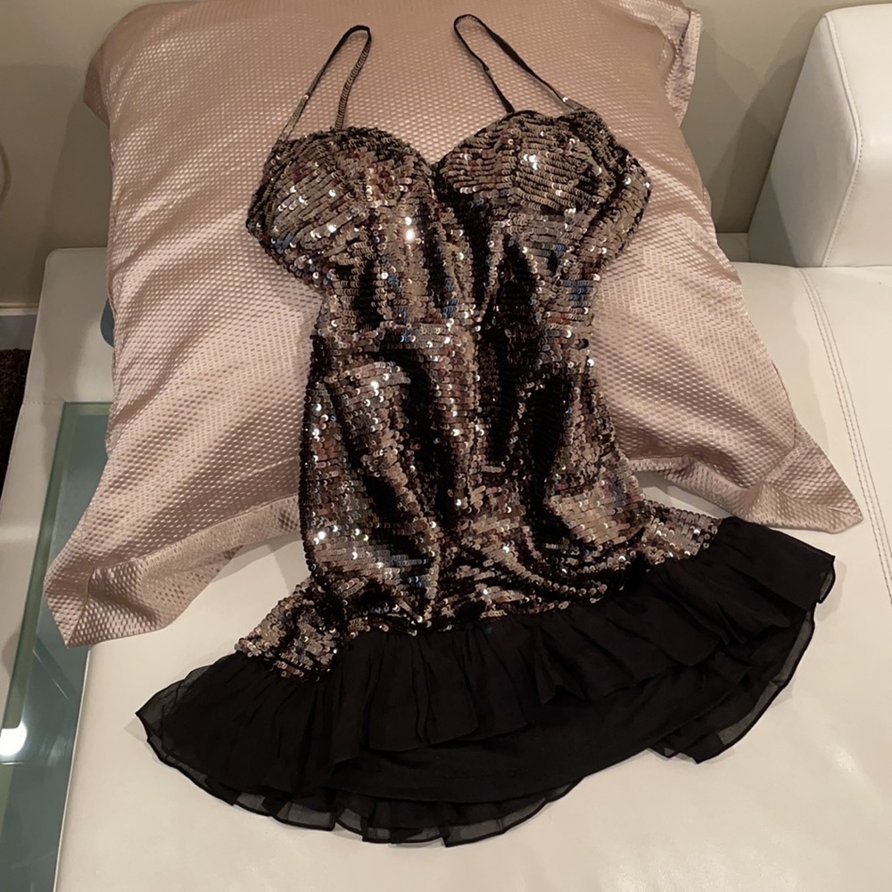 French Connection metallic antique gold blck embellished sequin ruffle NWT HP 6 - Picture 14 of 17
